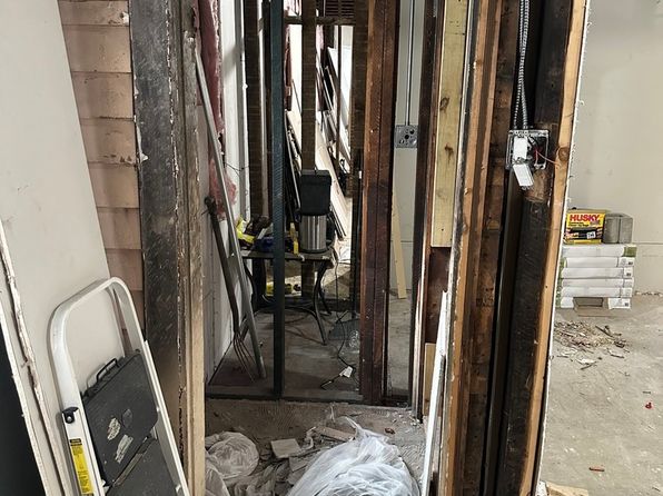 chicago-illinois-2071988333 picture