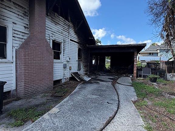 3rd image of 512 E Hickory St