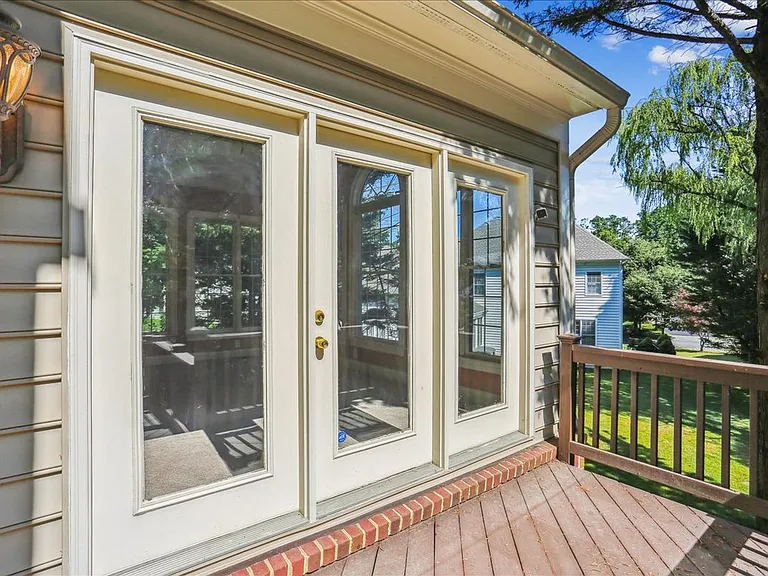 8931 Falls Farm Dr — Photo 44