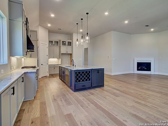 7th image of this home