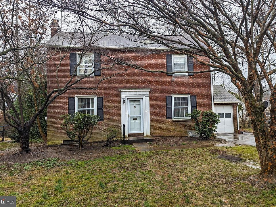 1st image of 8 Winding Ln