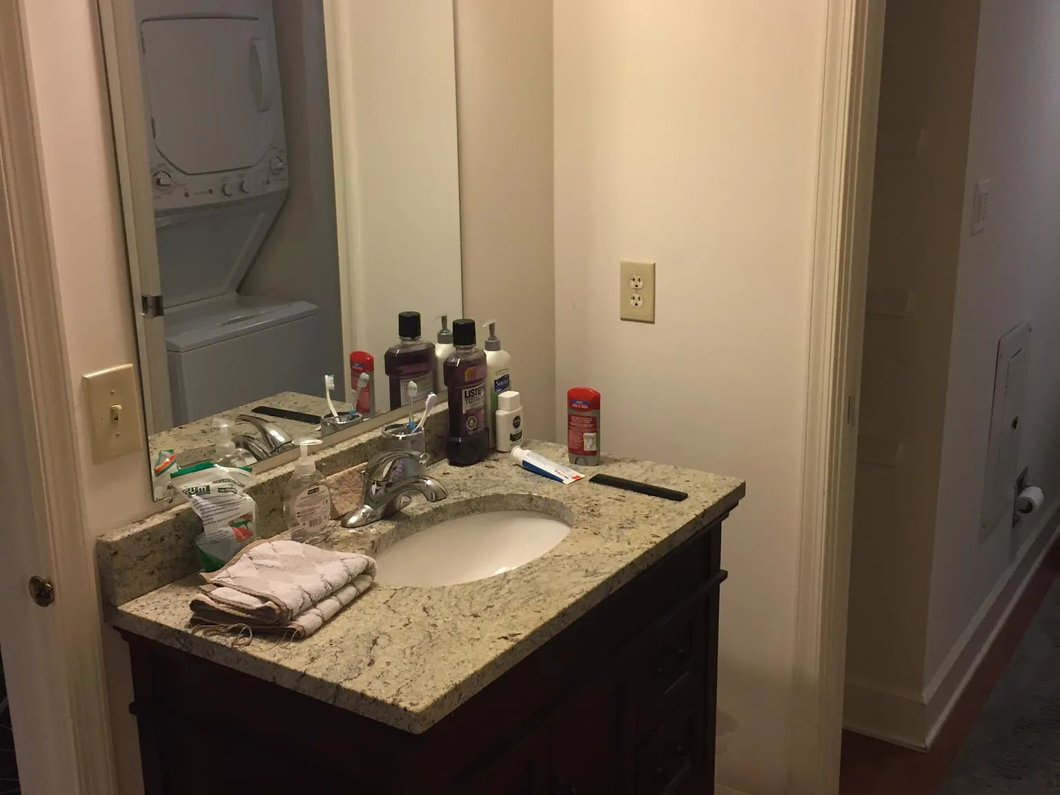1 bed, 725 sqft, $1,900 — Photo 4