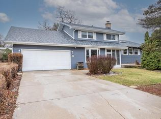 W138N6814 Manor Hills Blvd, Menomonee Falls, WI 53051