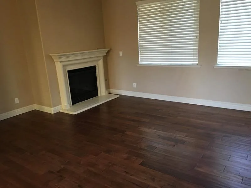 5 bed, 3190 sqft, $2,800 — Photo 4