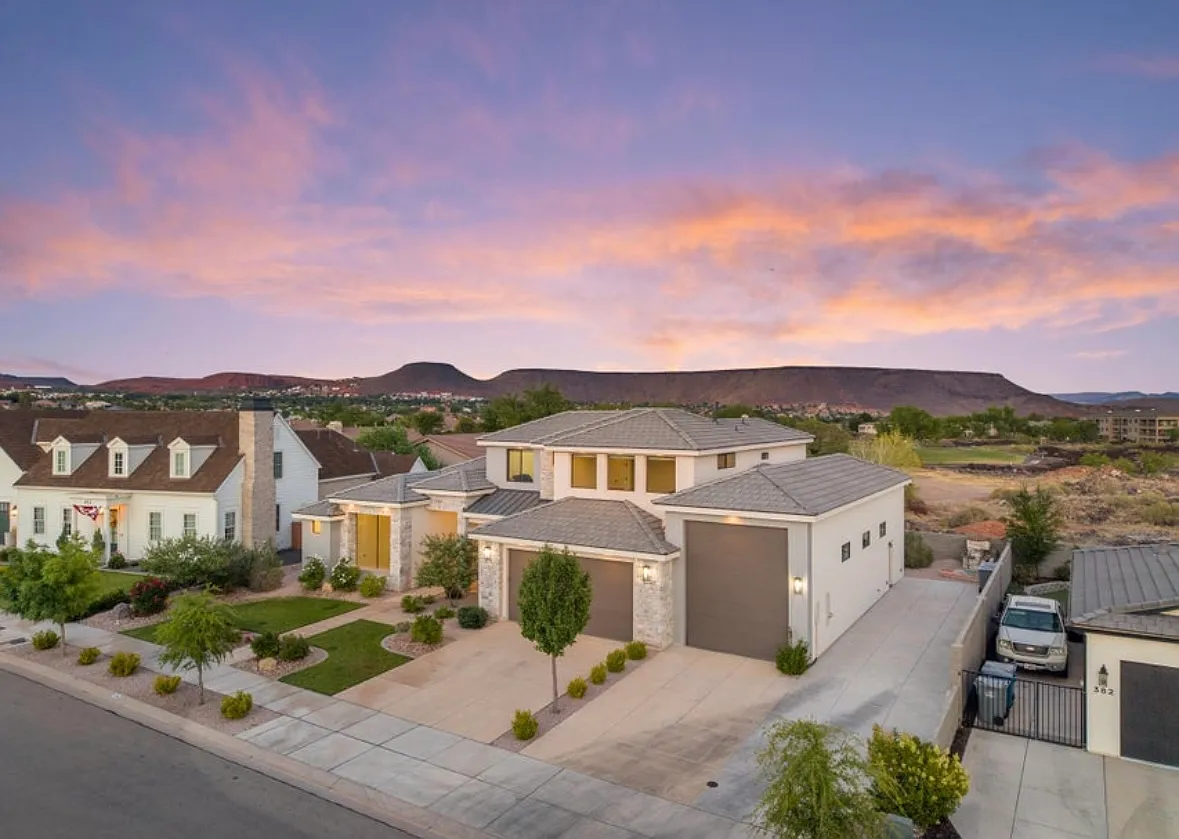 5 bed, 3327 sqft, $750 — Photo 1