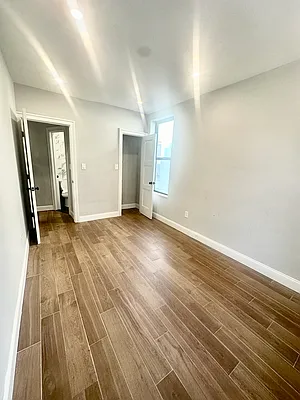 Rented by Luxian International Realty LLC | media 14