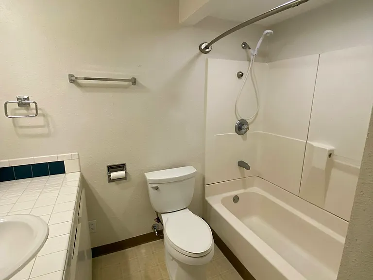 13380 SW Farmington Rd — Photo 11