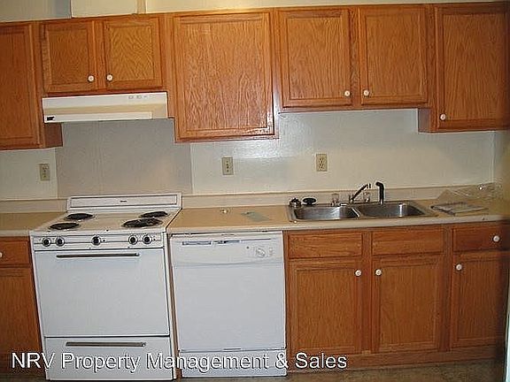 3rd image of 103 Canterbury Ct Suite 1