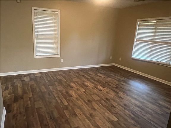 2nd image of 489 Talbert Rd