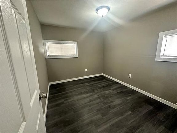 3rd image of 1565 Murl St Unit B