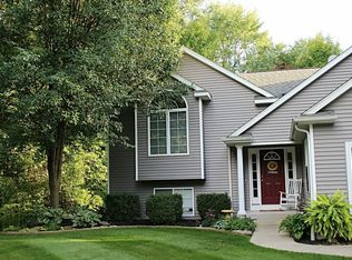 6470 Bent Tree Dr, Allendale, MI 49401