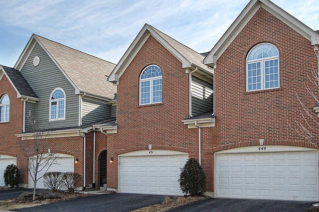 1st image of 451 W Fairview Cir