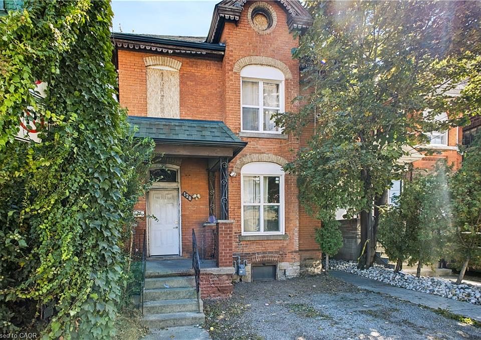 1st image of 128 John St N