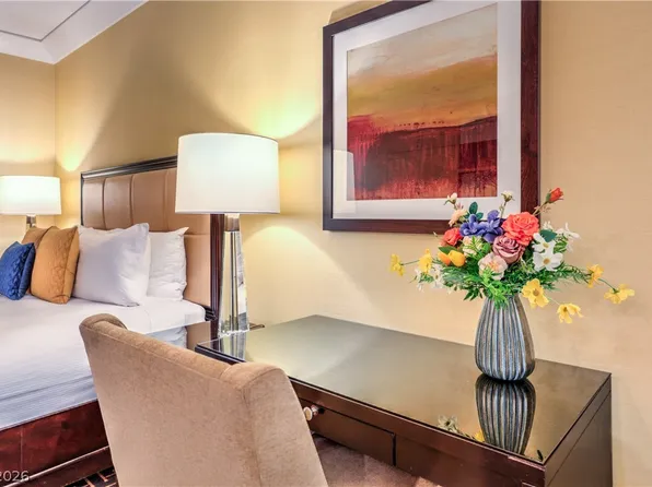 2000 N Fashion Show Dr Unit 4015, Las Vegas, NV 89109