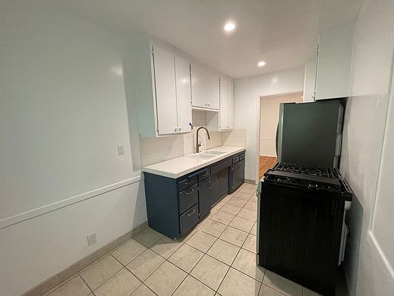 3rd image of 1416 S Hayworth Ave