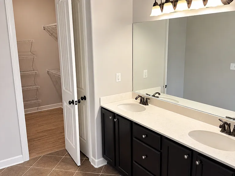 1398 Sawmill Creek Ln — Photo 10