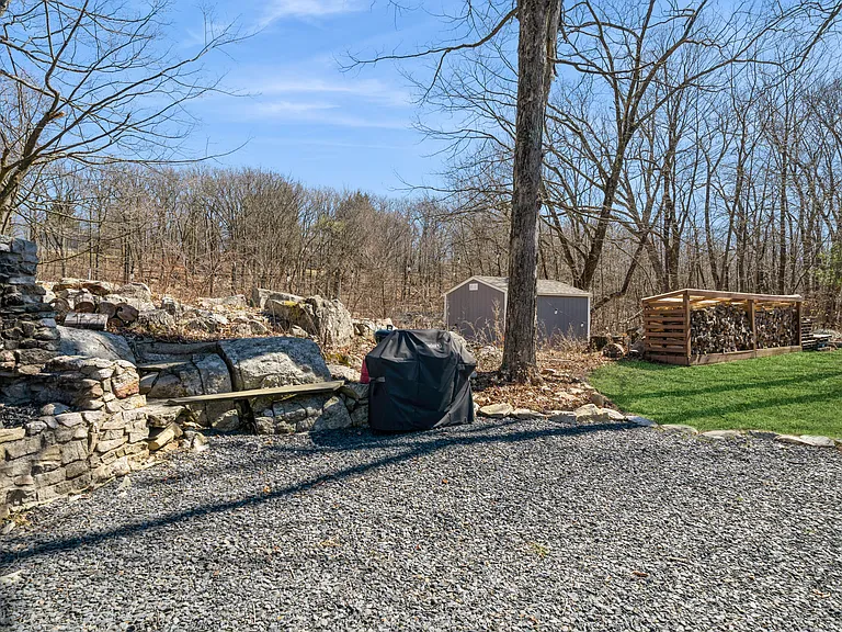 100 Poplar Ln — Photo 44
