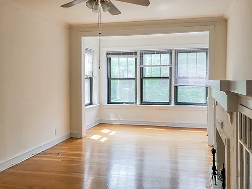 3933 1/2 N Keeler Ave #2E Photo 1