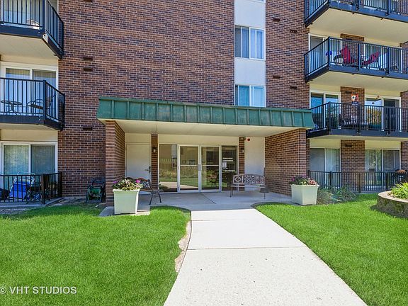 3rd image of 5S040 Pebblewood Ln APT E506