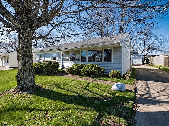 2nd image of 2735 19th St NE