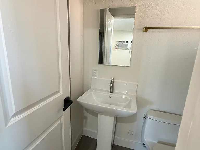 231 E Lambert Rd — Photo 14