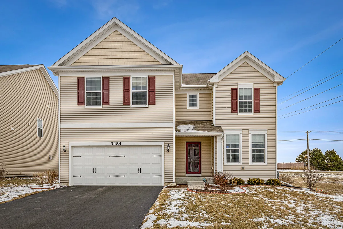 4 bed, 3600 sqft, $3,995 — Photo 1
