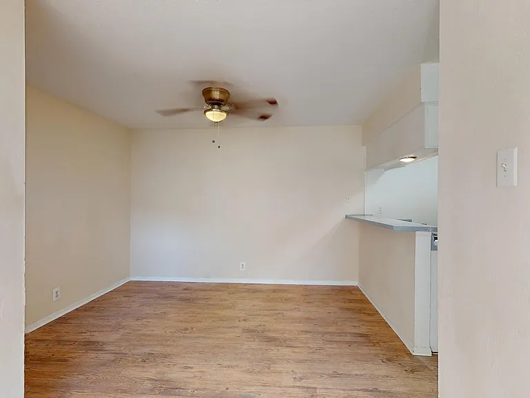 Addison Apartments at the Park — Photo 305