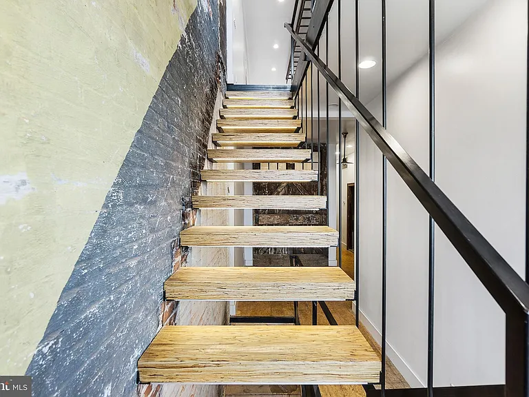 2020 E Fletcher St #1&2 — Photo 2