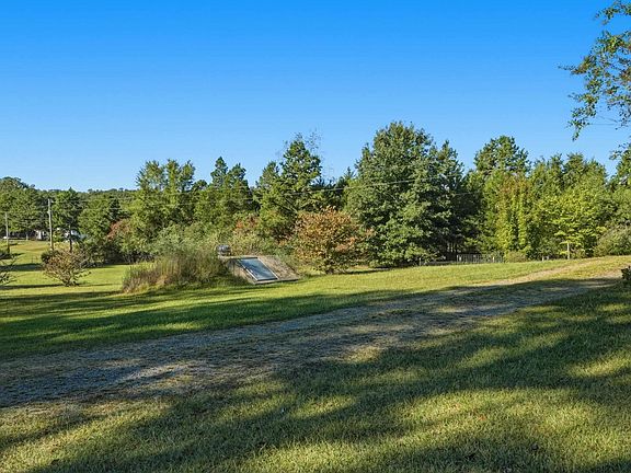 33rd image of 288 Redress Ln