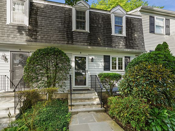 2nd image of 8 Greenwich Hills Dr #8