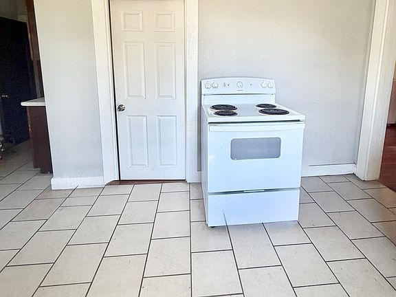 4th image of 47 1/2 Park St #1A