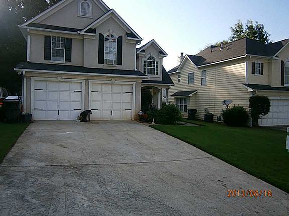 2nd image of 3215 Saint James St