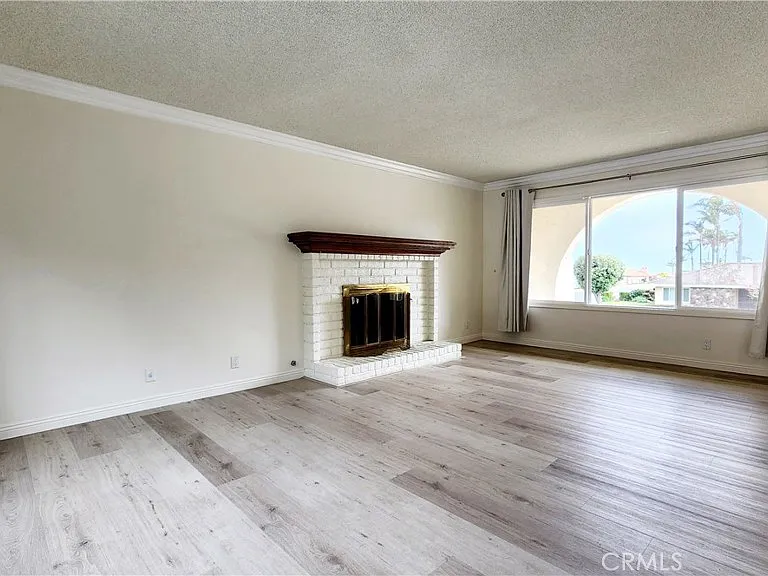 6327 Sattes Dr — Photo 5