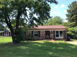 930 Woodcote Dr, Winston Salem, NC 27107
