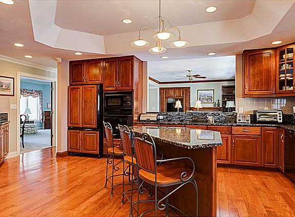 5th image of 8015 Craginhall Ln