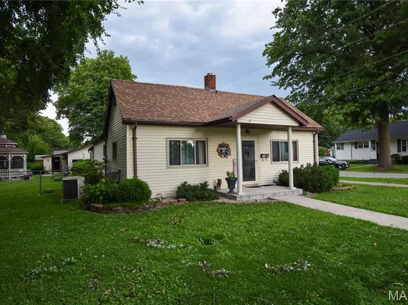 301 W 3rd North St, Mount Olive, IL 62069