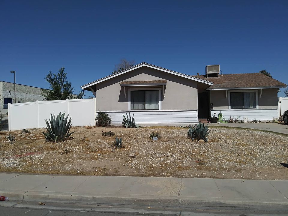 1st image of 15974 Molino Dr