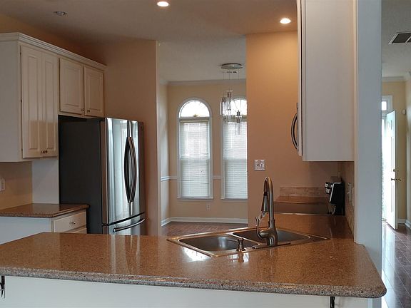 5th image of 5560 Twin Lakes Dr