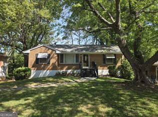 1100 N Parkwood Dr, Forest Park, GA