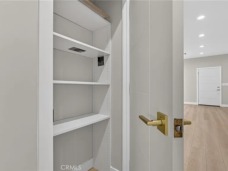 16425 Clymer St — Photo 20