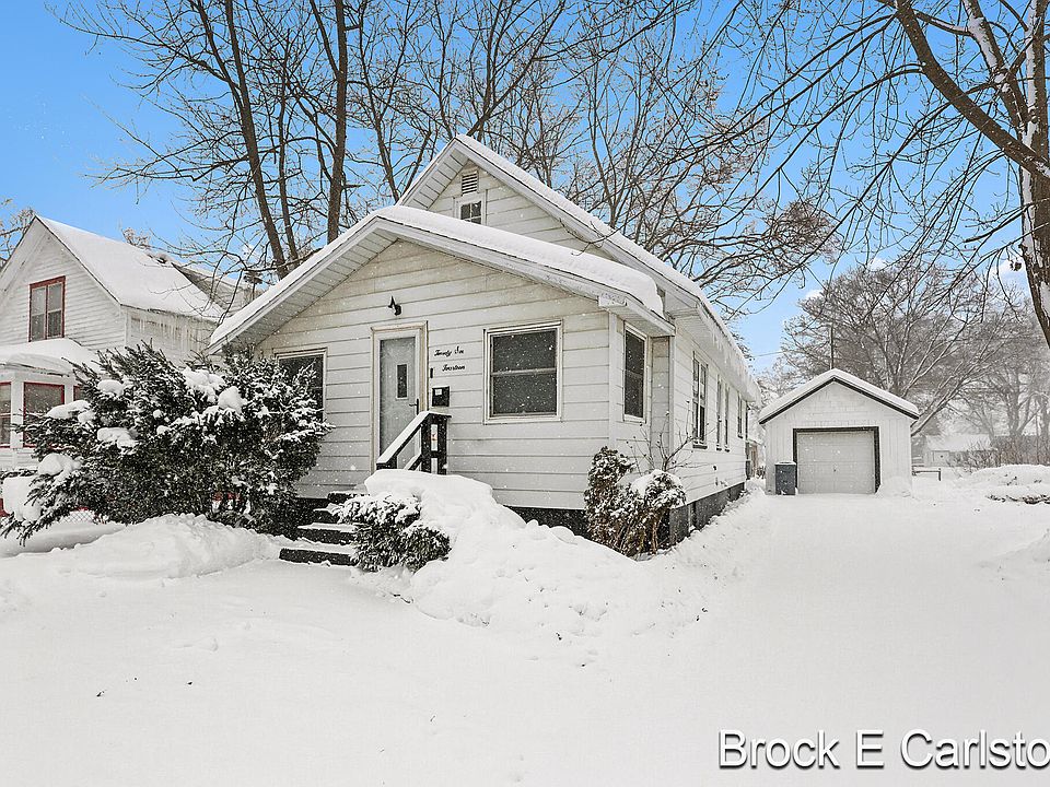 1st image of 2614 Riordan St