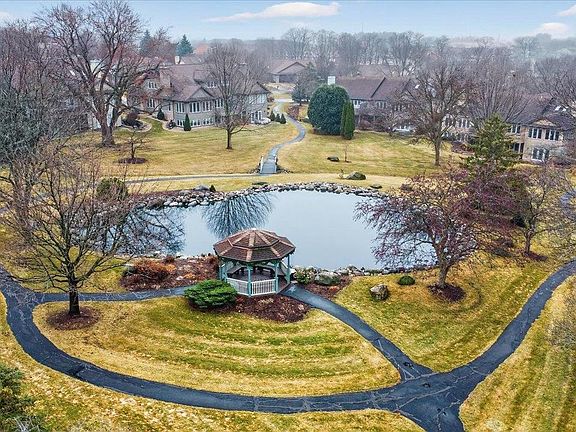 4th image of 2999 Woods Edge Way