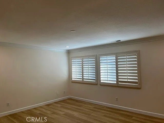 28 Granada — Photo 14