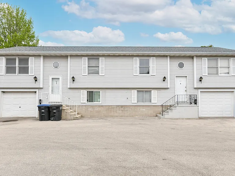 2911 E Vogel Ave #B — Photo 2