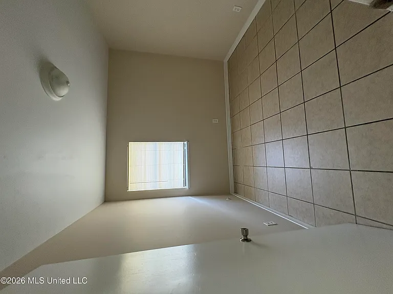 227 Linda Dr — Photo 9