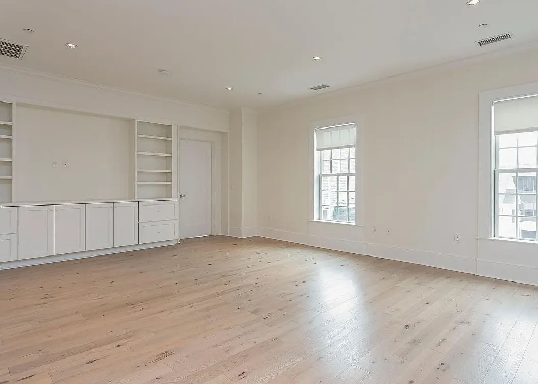 745 Boston Post Road — Photo 4