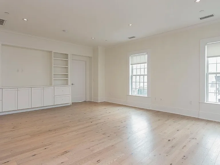 745 Boston Post Road — Photo 4