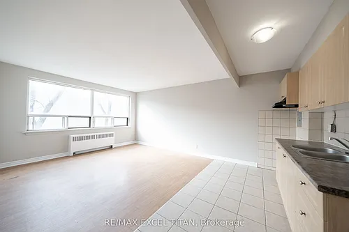 468 Ottawa St N Photo 1
