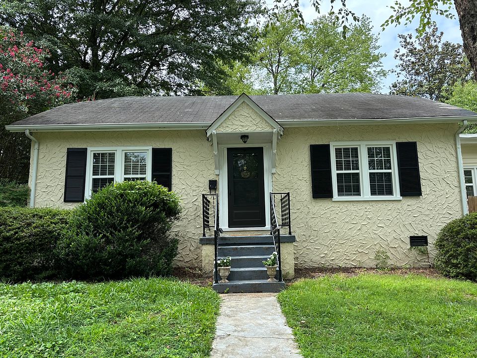 1st image of 922 Sabot St
