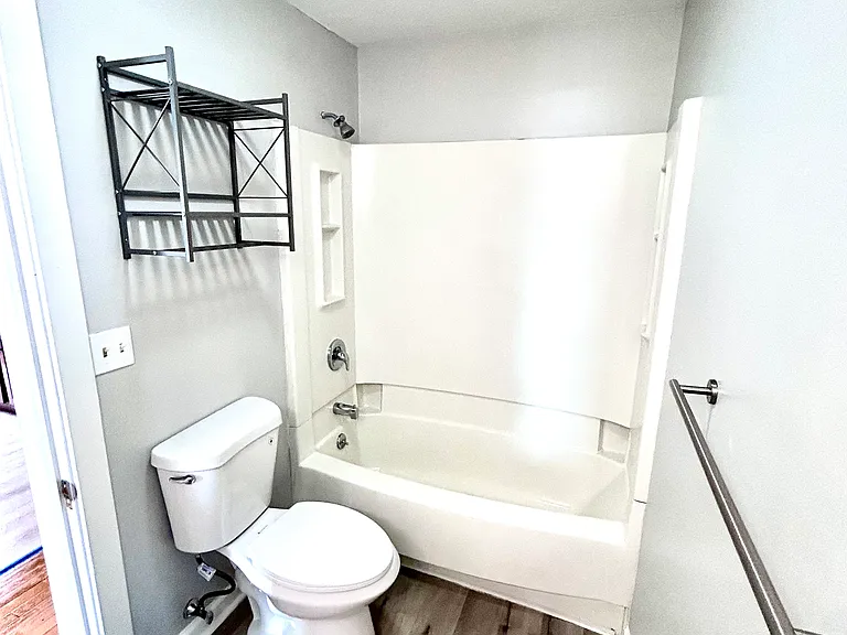 207 N Townsend St #4 — Photo 6